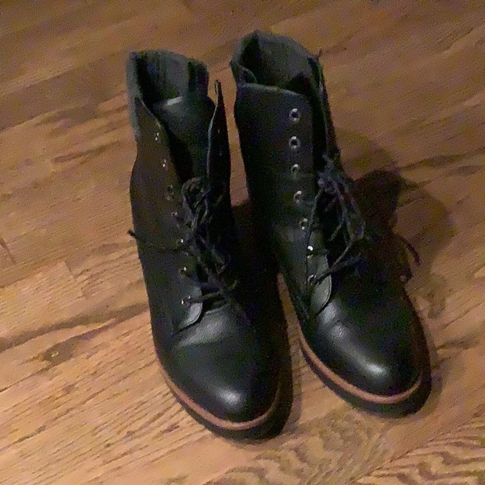 Naturalized Boots